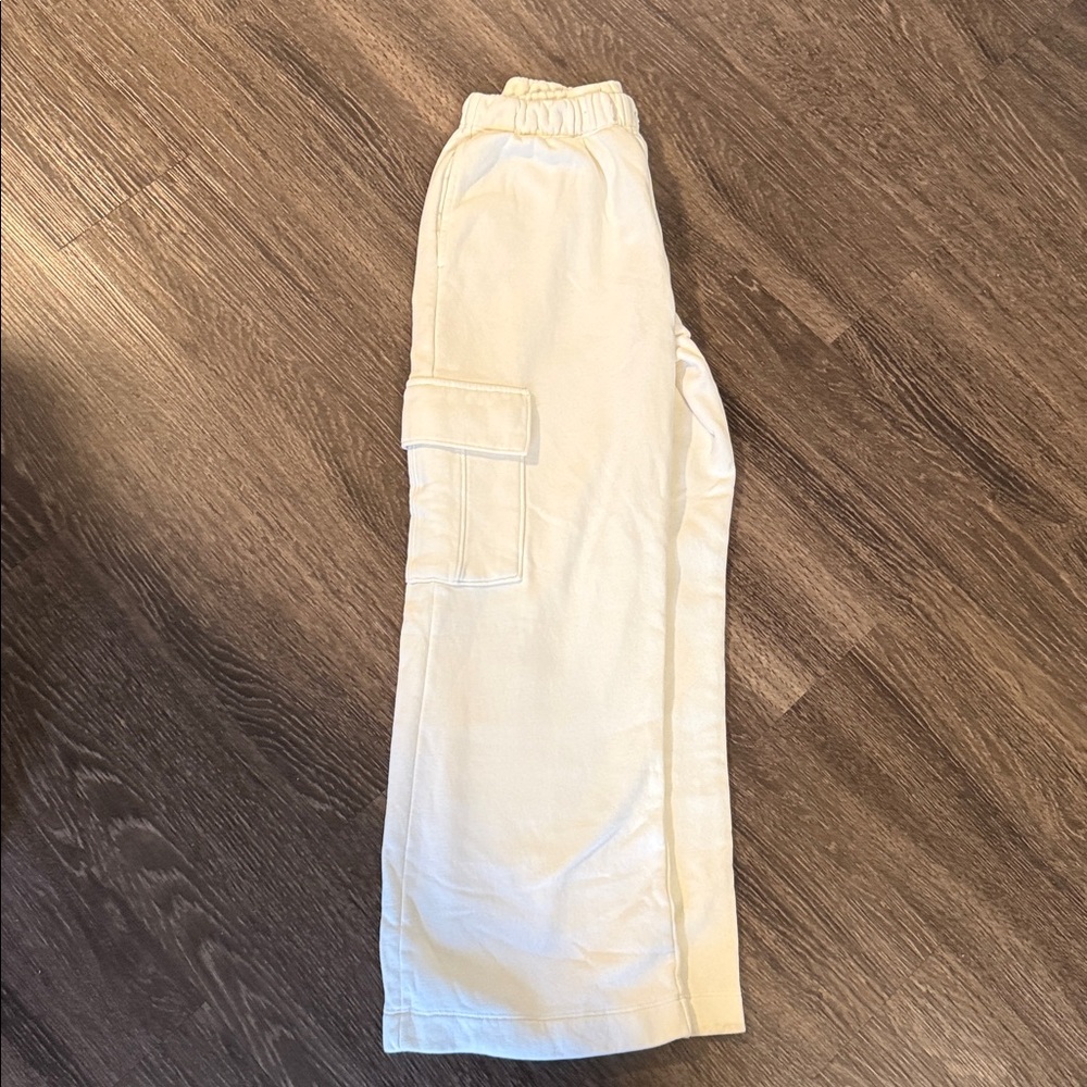 Old Navy Cream Cargo Jogger Pants for Kids - Picture 3 of 3